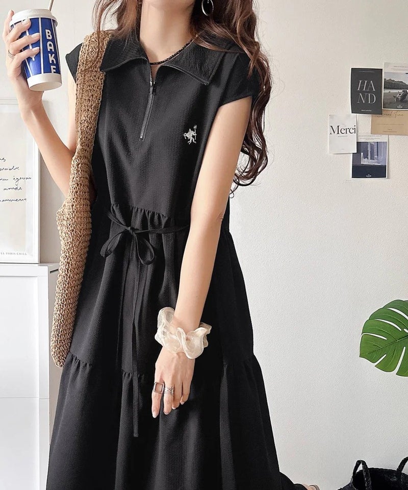 Classical Elf 【UVカット ・吸湿速乾 ・防シワ機能付き】ヘルシーな肌見せで、抜け感のある大人カジュアル♪サッカーハーフジップフレンチスリーブティアードワンピース商品画像-15