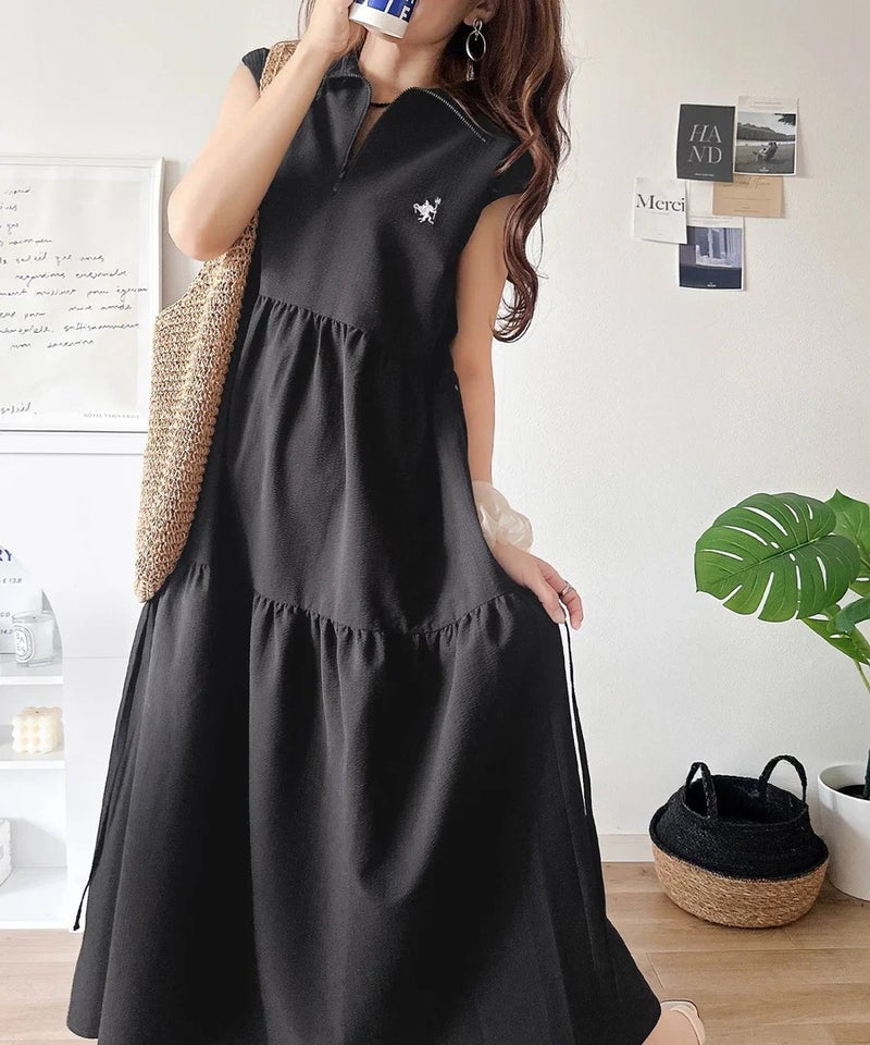 Classical Elf 【UVカット ・吸湿速乾 ・防シワ機能付き】ヘルシーな肌見せで、抜け感のある大人カジュアル♪サッカーハーフジップフレンチスリーブティアードワンピース商品画像-17