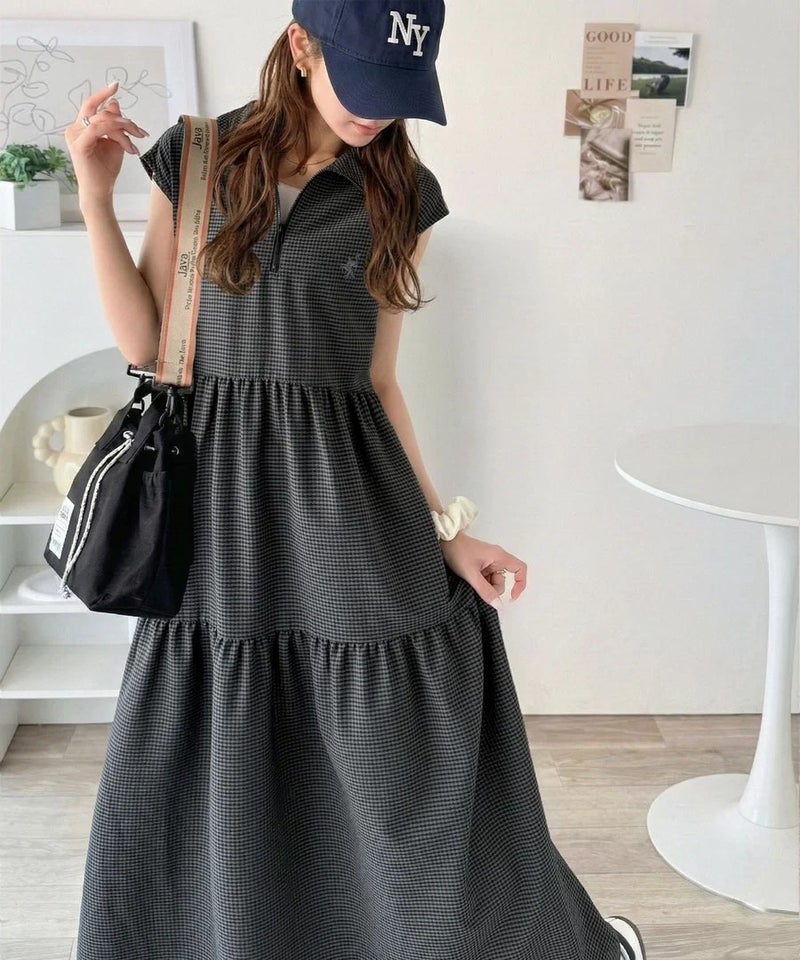 Classical Elf 【UVカット ・吸湿速乾 ・防シワ機能付き】ヘルシーな肌見せで、抜け感のある大人カジュアル♪サッカーハーフジップフレンチスリーブティアードワンピース商品画像-19