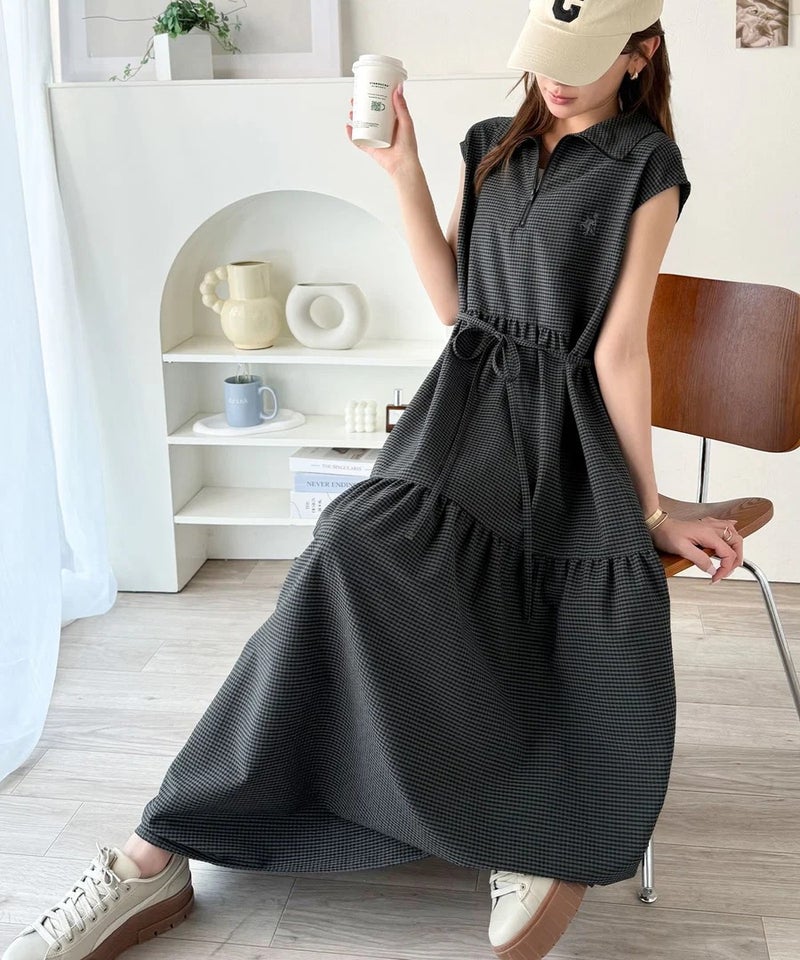 Classical Elf 【UVカット ・吸湿速乾 ・防シワ機能付き】ヘルシーな肌見せで、抜け感のある大人カジュアル♪サッカーハーフジップフレンチスリーブティアードワンピース商品画像-22