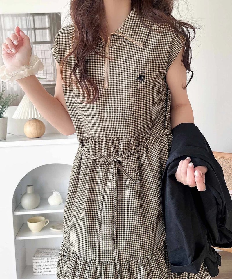 Classical Elf 【UVカット ・吸湿速乾 ・防シワ機能付き】ヘルシーな肌見せで、抜け感のある大人カジュアル♪サッカーハーフジップフレンチスリーブティアードワンピース商品画像-35