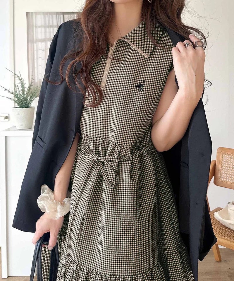 Classical Elf 【UVカット ・吸湿速乾 ・防シワ機能付き】ヘルシーな肌見せで、抜け感のある大人カジュアル♪サッカーハーフジップフレンチスリーブティアードワンピース商品画像-36