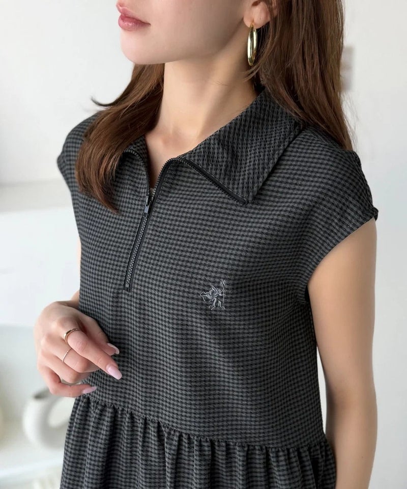 Classical Elf 【UVカット ・吸湿速乾 ・防シワ機能付き】ヘルシーな肌見せで、抜け感のある大人カジュアル♪サッカーハーフジップフレンチスリーブティアードワンピース商品画像-38