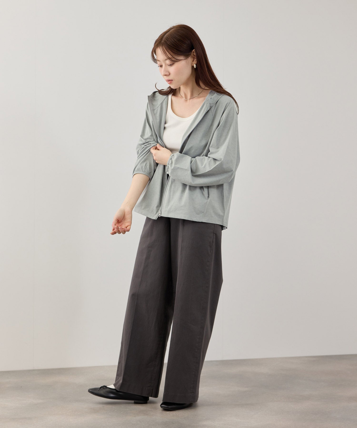 si_chaaaan 遮光パーカー　グレージュ NAVY SARARI 天竺UVカットパーカー レディース