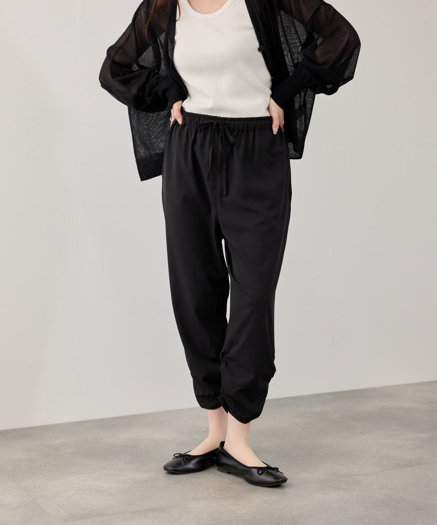 ストレッチ裾シャーリングクロップドパンツ レディース