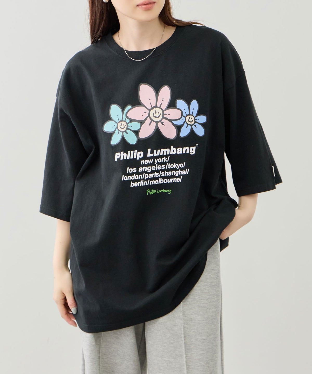 Philip Lumbang フラワーグラフィック ワールドツアー風ロゴプリント 半袖Tシャツ メンズ メール便 対応商品