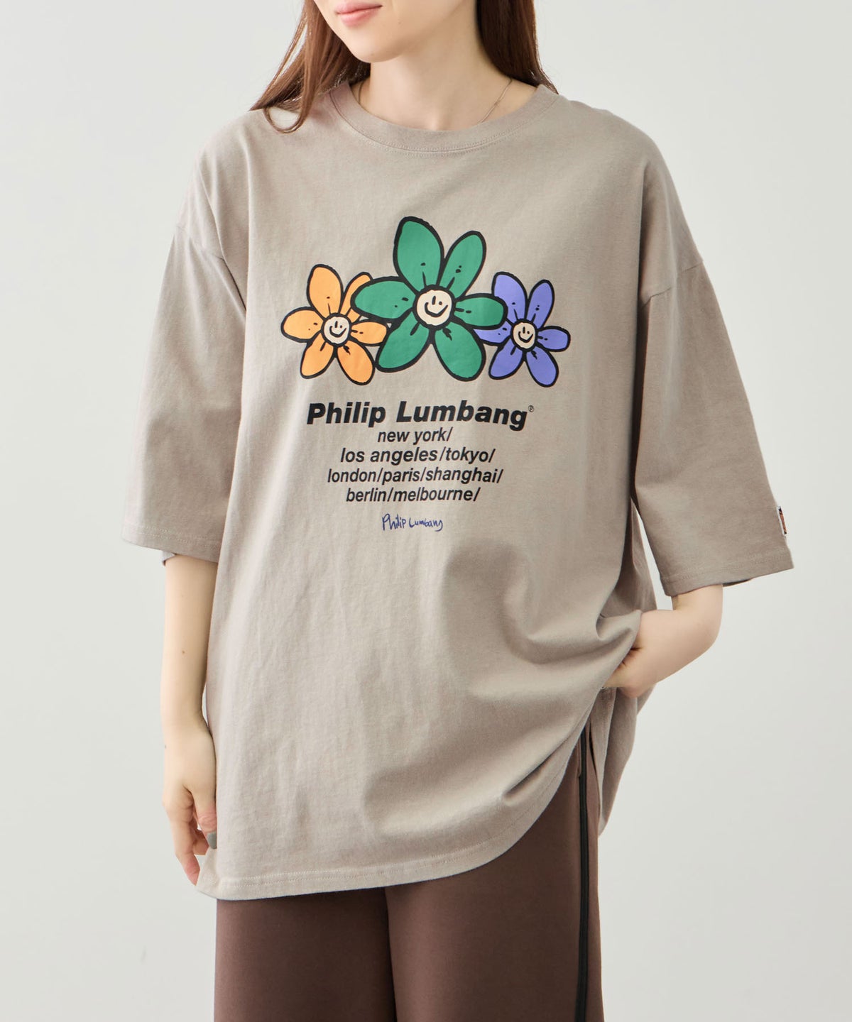Philip Lumbang フラワーグラフィック ワールドツアー風ロゴプリント 半袖Tシャツ メンズ メール便 対応商品
