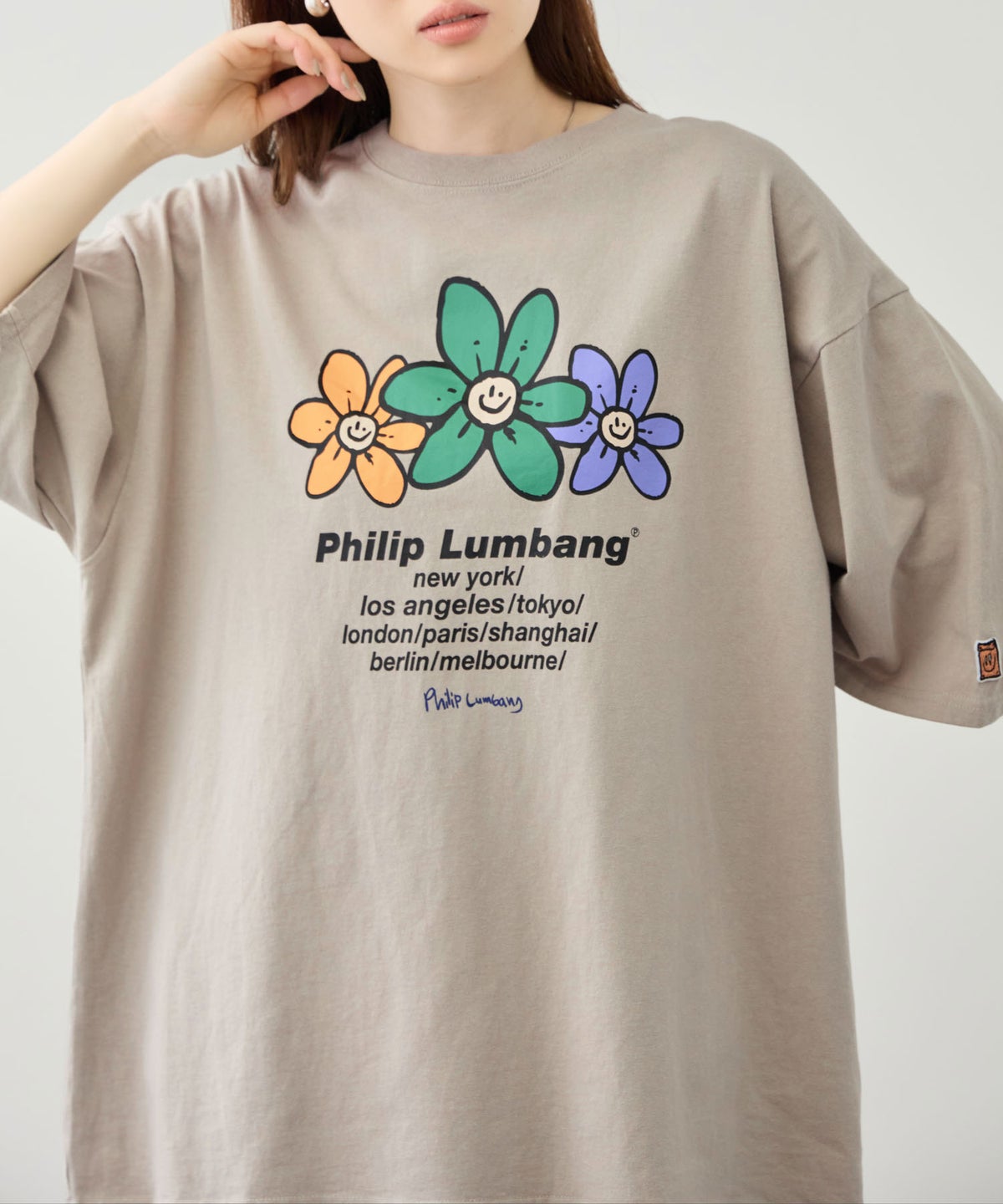 Philip Lumbang フラワーグラフィック ワールドツアー風ロゴプリント 半袖Tシャツ メンズ メール便 対応商品