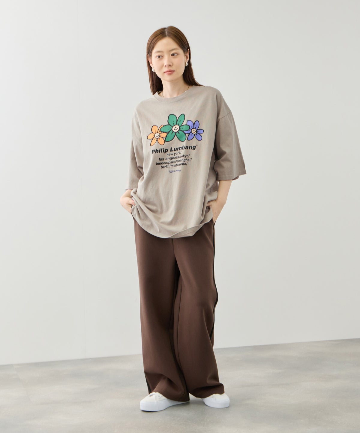 Philip Lumbang フラワーグラフィック ワールドツアー風ロゴプリント 半袖Tシャツ メンズ メール便 対応商品