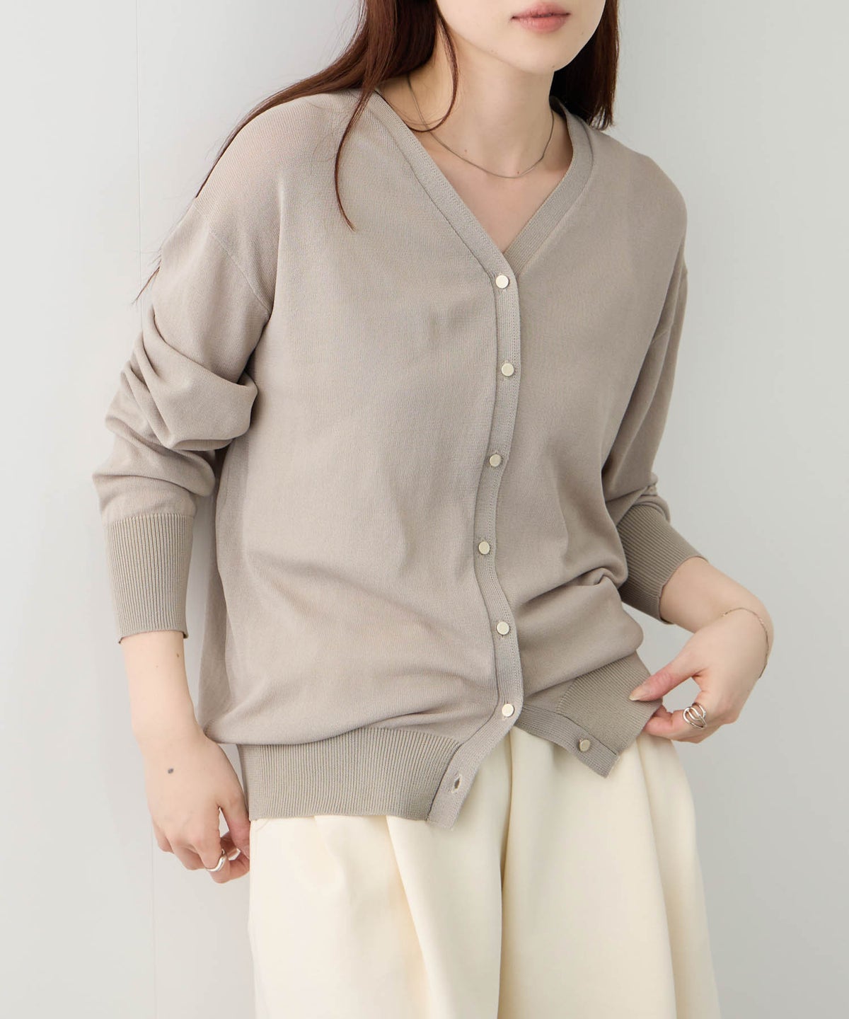 NAVY SARARI Vネックカーディガン レディース