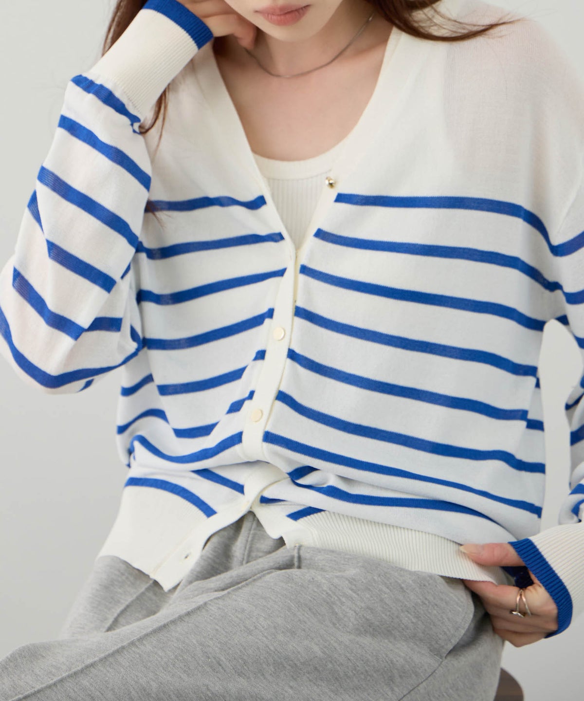 NAVY SARARI Vネックカーディガン レディース