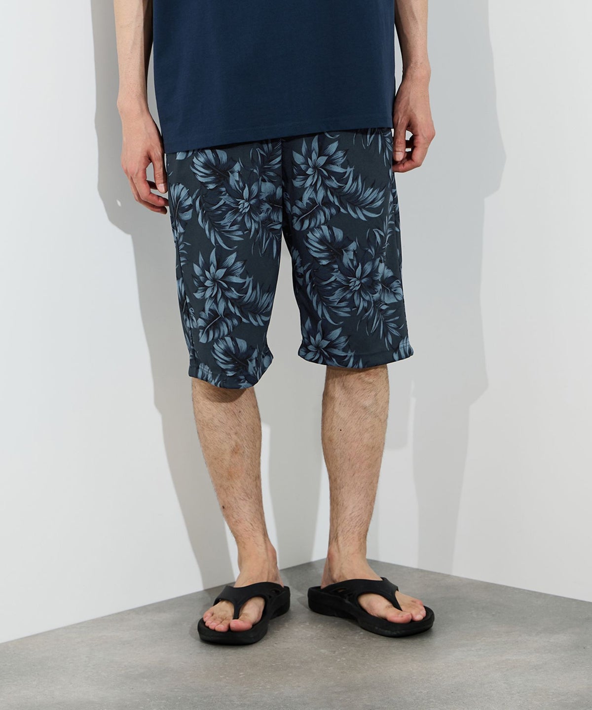 NAVY SARARI ハニカムメッシュ 総柄プリント ショートパンツ メンズ