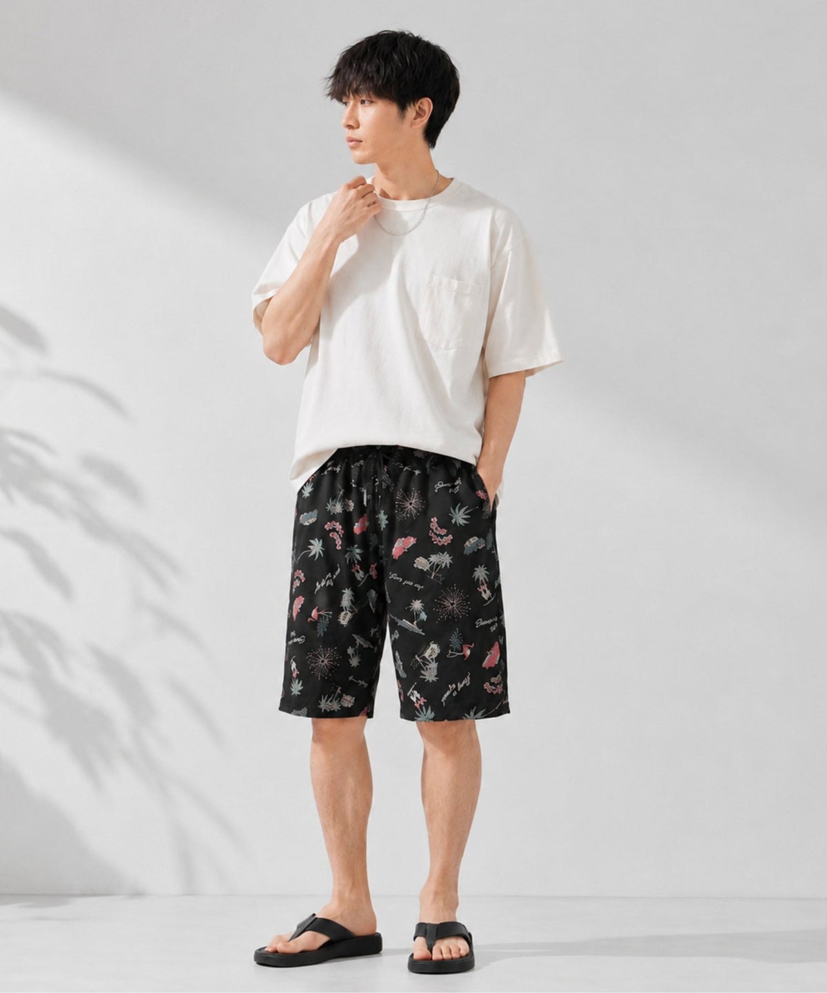 NAVY SARARI ハニカムメッシュ 総柄プリント ショートパンツ メンズ