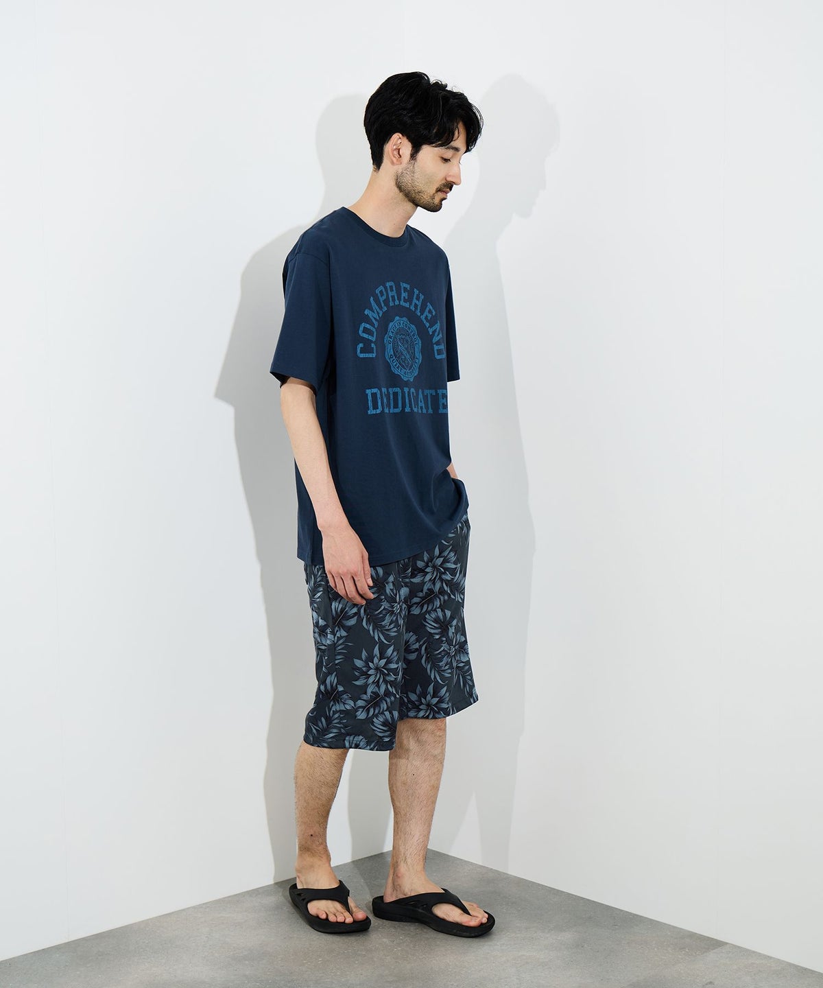 NAVY SARARI ハニカムメッシュ 総柄プリント ショートパンツ メンズ