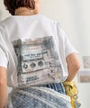 【接触冷感機能付き】背中で魅せる、遊び心とヴィンテージ。コインランドリーバック刺繍Tシャツ（半袖）商品サムネイル-5