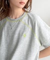 垢抜け配色で大人の抜け感プラス。胸刺繍ラグラン配色ステッチミニ裏毛TEE商品サムネイル-7