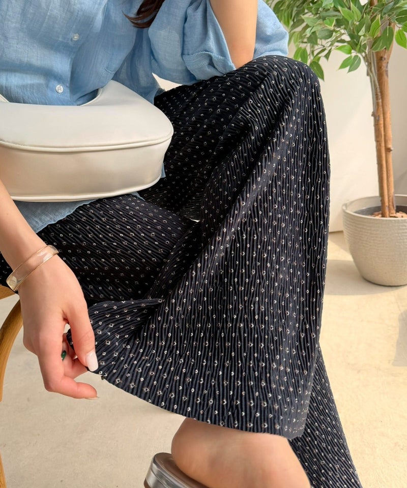 さらりとした楊柳プリーツ。ウエストゴムでストレスフリーな穿き心地。総柄楊柳プリーツパンツ商品画像-3