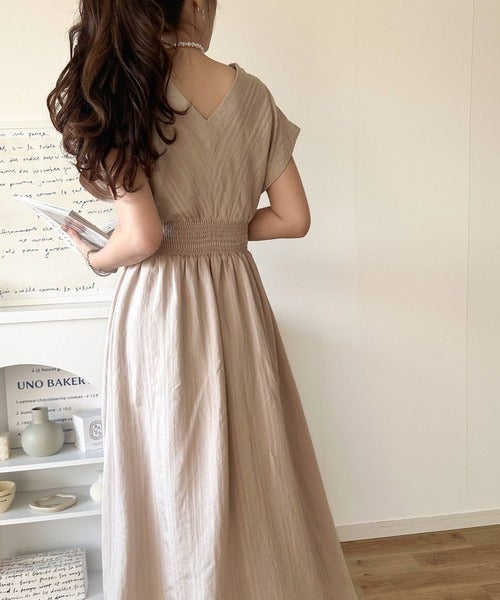 Classical Elf 大人の抜け感エレガント。シアーストライプ素材ウエストシャーリングVネックロングワンピース商品画像-19