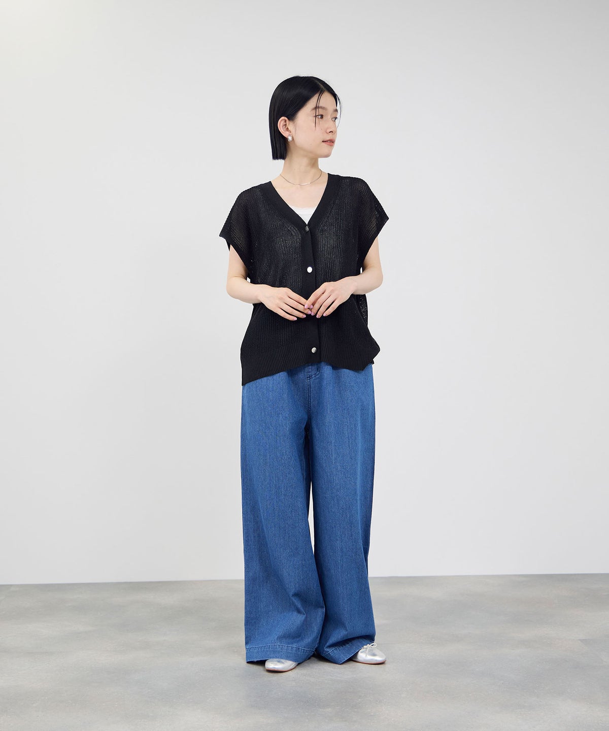 Idnes 麻タッチVネック ニットベスト ゴールドボタン レディース