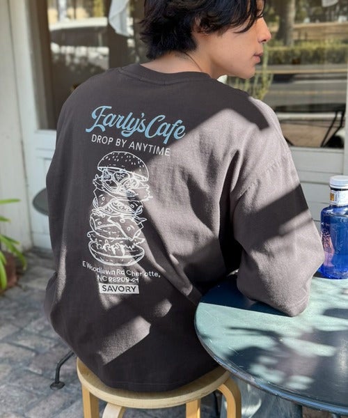 Classical Elf《JaVaジャバコラボ》遊び心のあるカフェロゴが映えるバックプリントT。刺繍使いハンバーガーデザインTシャツ商品画像-2
