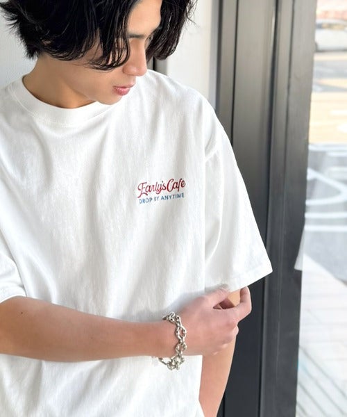 Classical Elf《JaVaジャバコラボ》遊び心のあるカフェロゴが映えるバックプリントT。刺繍使いハンバーガーデザインTシャツ商品画像-6