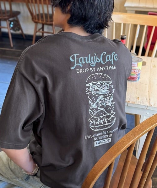Classical Elf《JaVaジャバコラボ》遊び心のあるカフェロゴが映えるバックプリントT。刺繍使いハンバーガーデザインTシャツ商品画像-16