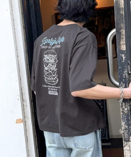 Classical Elf《JaVaジャバコラボ》遊び心のあるカフェロゴが映えるバックプリントT。刺繍使いハンバーガーデザインTシャツ商品画像-20