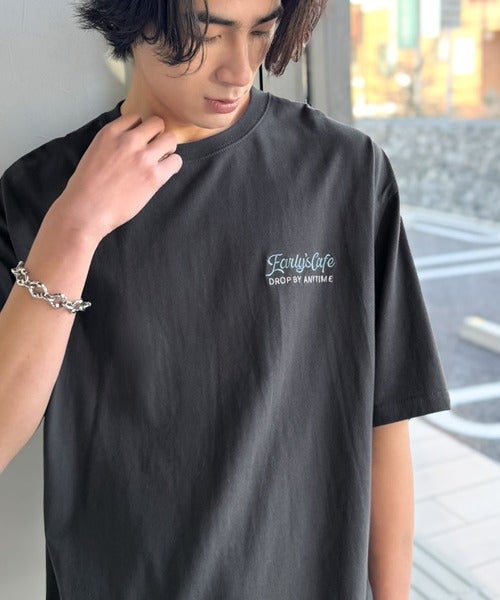 Classical Elf《JaVaジャバコラボ》遊び心のあるカフェロゴが映えるバックプリントT。刺繍使いハンバーガーデザインTシャツ商品画像-23
