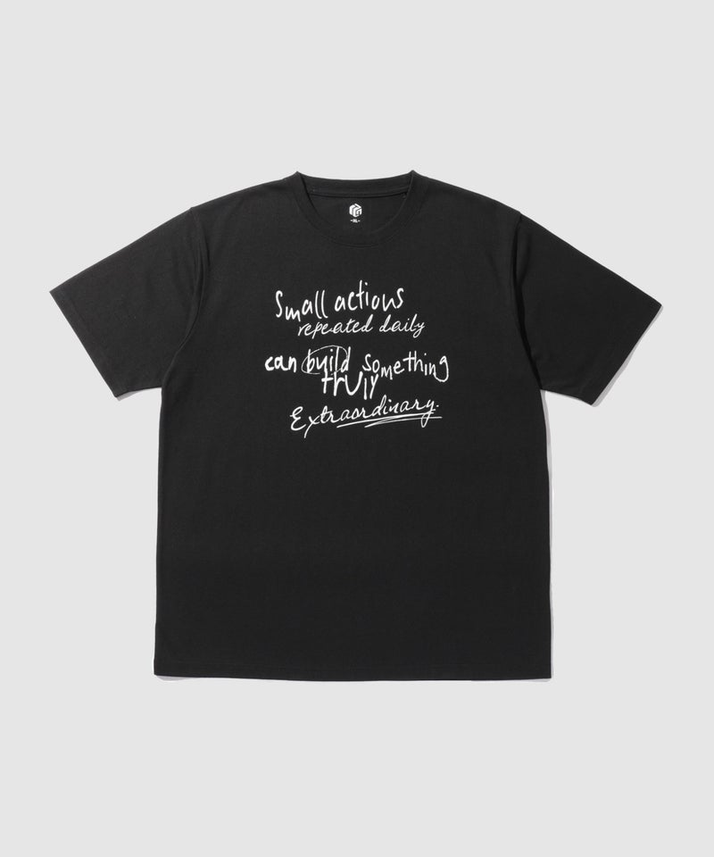 T-GRAPHICS フロントロゴプリント半袖Tシャツ メンズ メール便 対応商品商品画像-1
