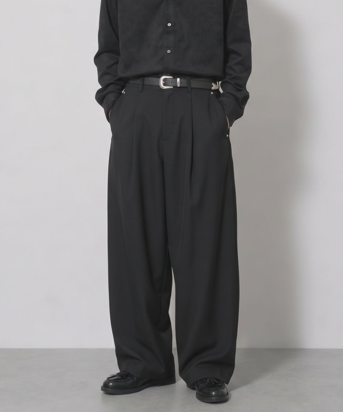 URBAN COLLECTION ツイルタックカーブスラックス メンズ
