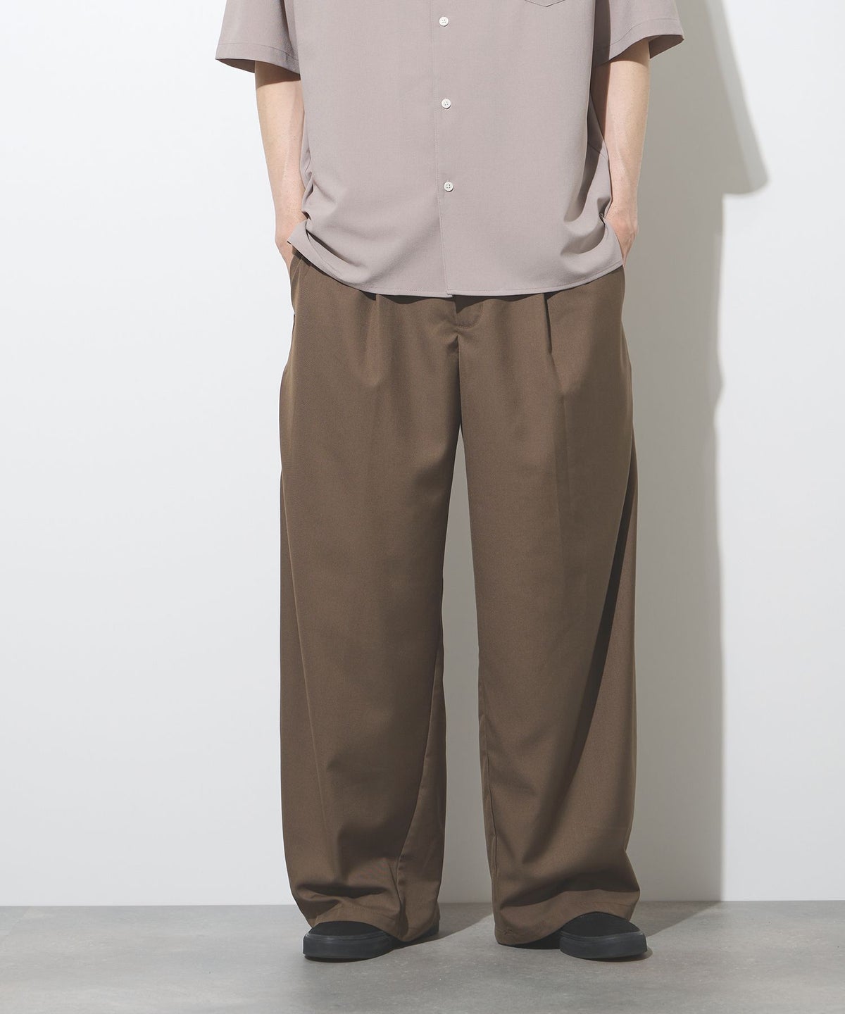URBAN COLLECTION ツイルタックカーブスラックス メンズ