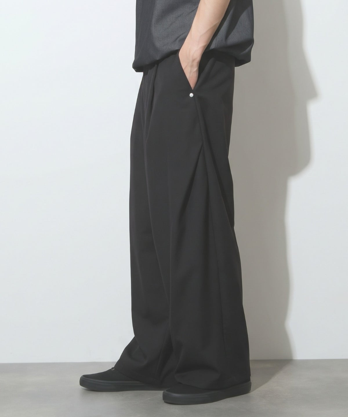 URBAN COLLECTION ツイルタックカーブスラックス メンズ