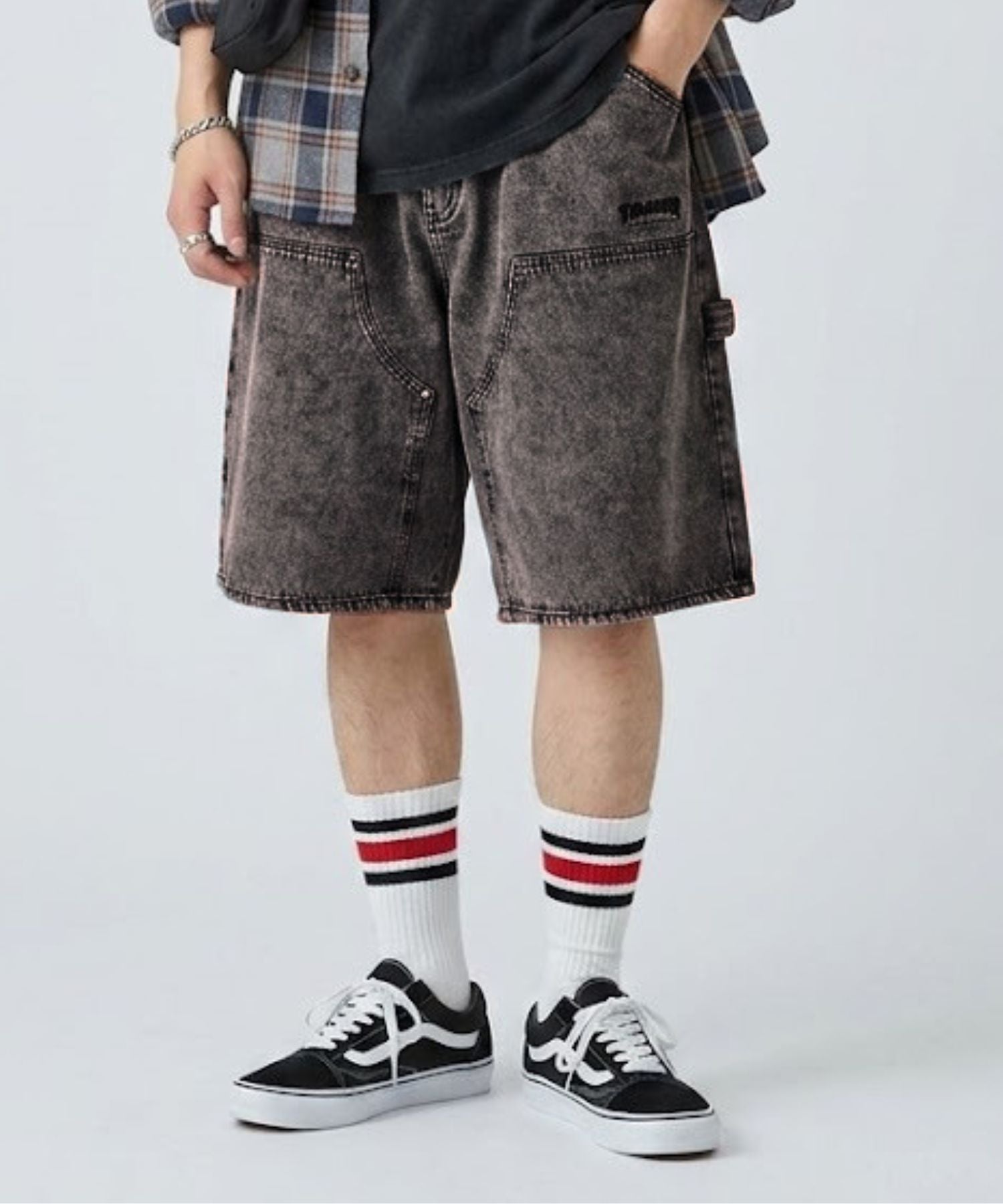 THRASHER ダブルニーデニムハーフパンツ メンズ