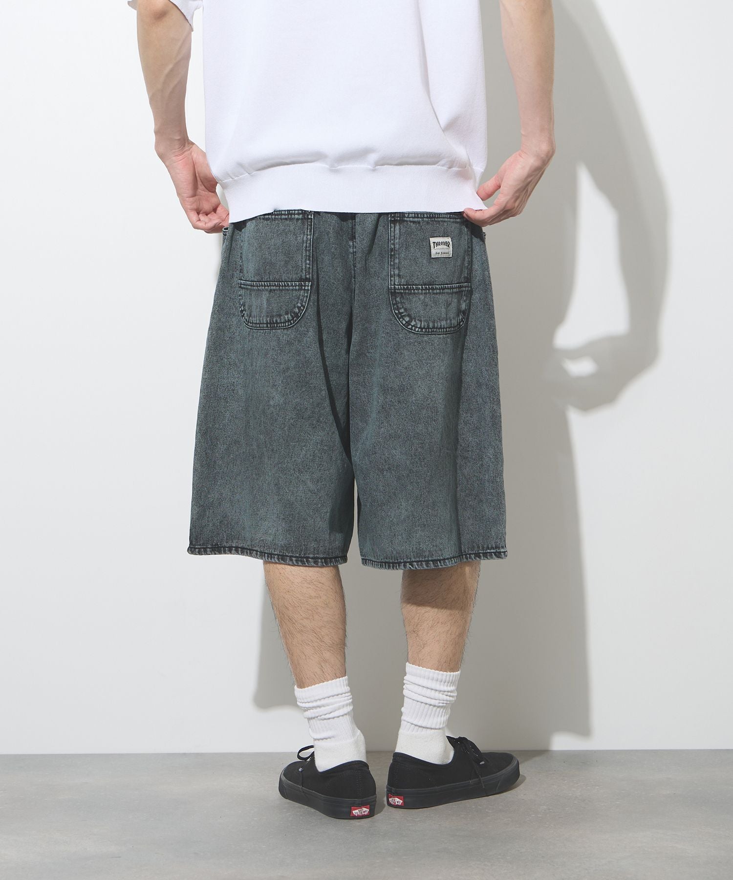 THRASHER ダブルニーデニムハーフパンツ メンズ
