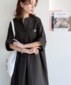 Classical Elf 【機能性素材】サラッと着こなす。胸刺繍入りポケットデザインロールアップサッカーワンピース（ロング丈）商品サムネイル-6