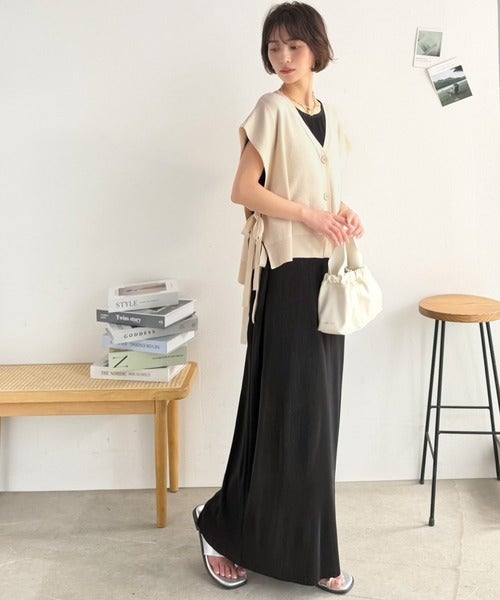 Classical Elf 【Classical Evon】楽ちんと上品は、欲張れる。 ニットベスト×プリーツカットストレートワンピース（セットアップ）商品画像-4