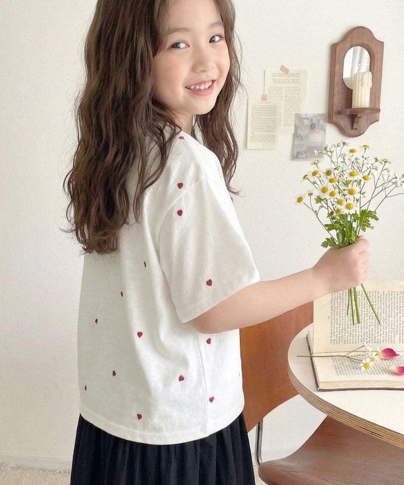Classical Elf 【キッズ】《JaVaジャバコラボ》親子お揃い リンクコーデできちゃう！ミニハート刺繍Tシャツ（半袖）商品画像-5