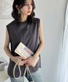 Classical Elf 春夏コーデの主役！シルケット胸元刺繍サイド裾スリット入りノースリーブカットソー商品サムネイル-19