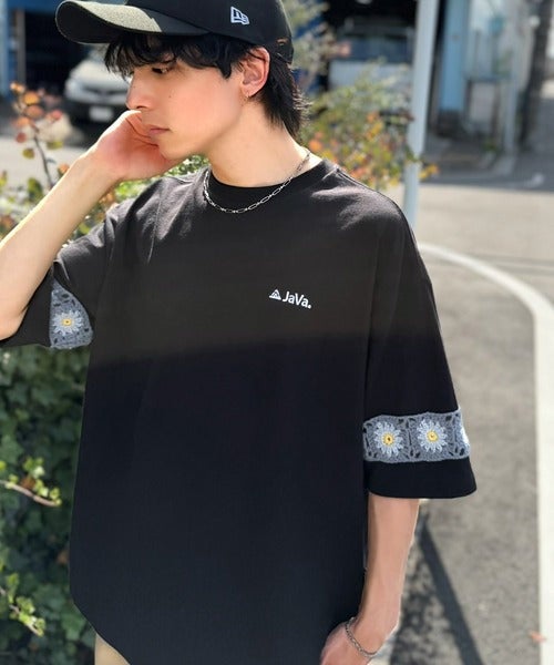 Classical Elf 《JaVaジャバコラボ》袖先に遊びと清涼感を。袖クロシェ編み 配色切り替えデザインTシャツ商品画像-11