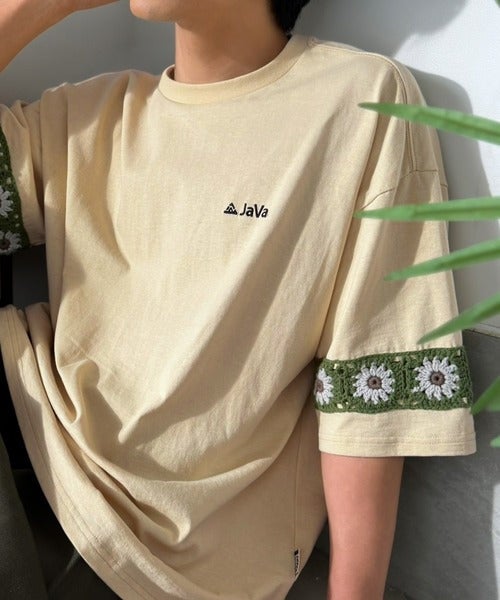 Classical Elf 《JaVaジャバコラボ》袖先に遊びと清涼感を。袖クロシェ編み 配色切り替えデザインTシャツ商品画像-24