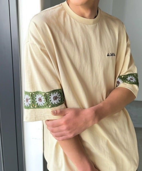 Classical Elf 《JaVaジャバコラボ》袖先に遊びと清涼感を。袖クロシェ編み 配色切り替えデザインTシャツ商品画像-27