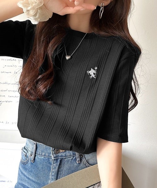 Classical Elf 品よく、すっと、毎日に馴染む。オーガニックコットンランダムリブ胸元刺繍Tシャツ（半袖）商品画像-2