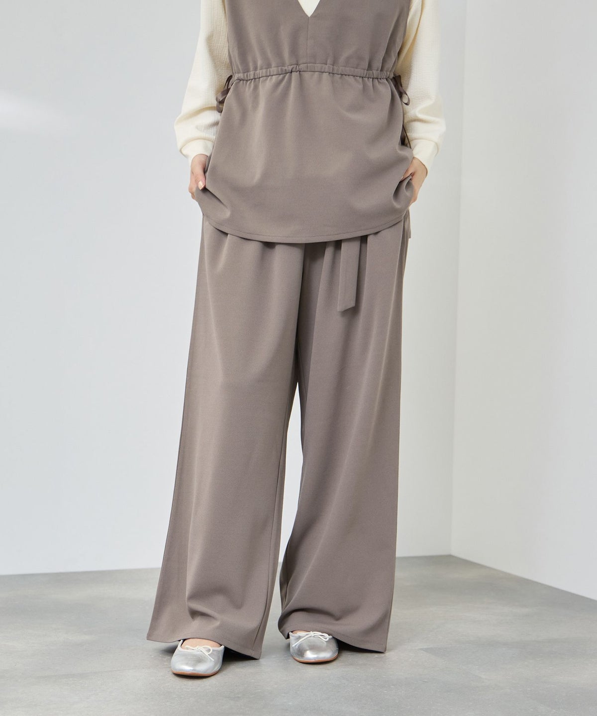 Free Nature サイドベルト カットジョーゼットワイドパンツ レディース