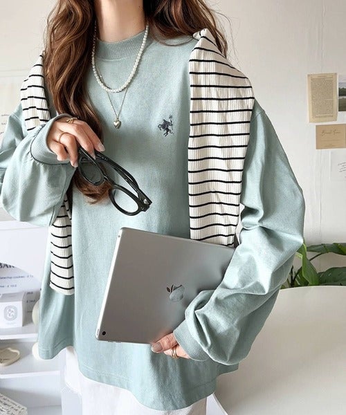 Classical Elf 大人リラックススタイル。ワンポイント刺繍モックネック長袖Tシャツ(無地・ボーダー) 商品画像-4