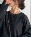 Classical Elf 《JaVaジャバコラボ》“可愛い”がさりげなく溶け込む。袖ネーム付きミニハート総刺繍Tシャツ(長袖)商品サムネイル-4