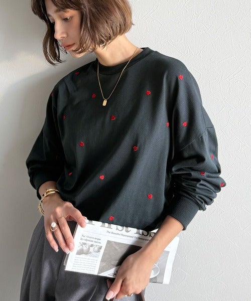 Classical Elf 《JaVaジャバコラボ》“可愛い”がさりげなく溶け込む。袖ネーム付きミニハート総刺繍Tシャツ(長袖)商品画像-28