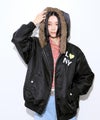 【先行予約10%OFFクーポン対象｜10/23より順次発送】Little New York ふんわりファー付きフードブルゾン レディース商品サムネイル-3