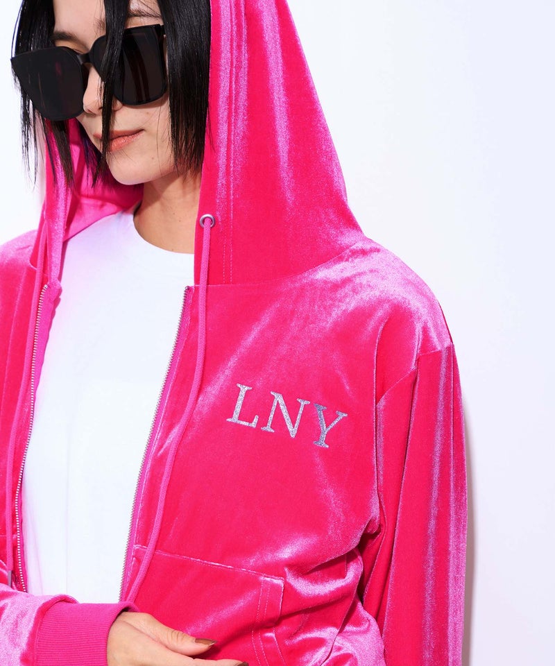 【先行予約10%OFFクーポン対象｜10/23より順次発送】Little New York クロップド丈ベロアジップフーディー ロゴ刺しゅう レディース商品画像-8