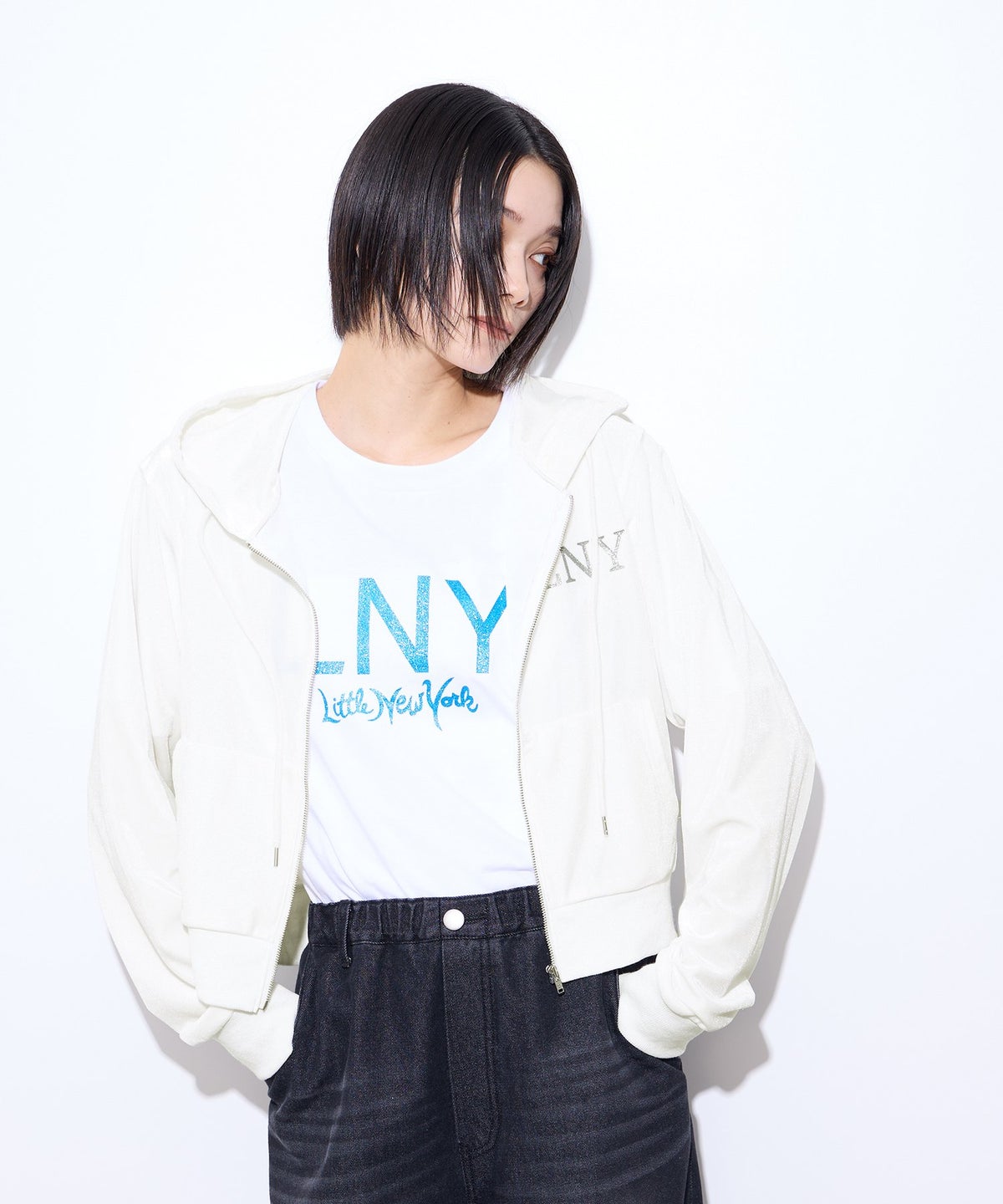 Little New York クロップド丈ベロアジップフーディー ロゴ刺しゅう レディース