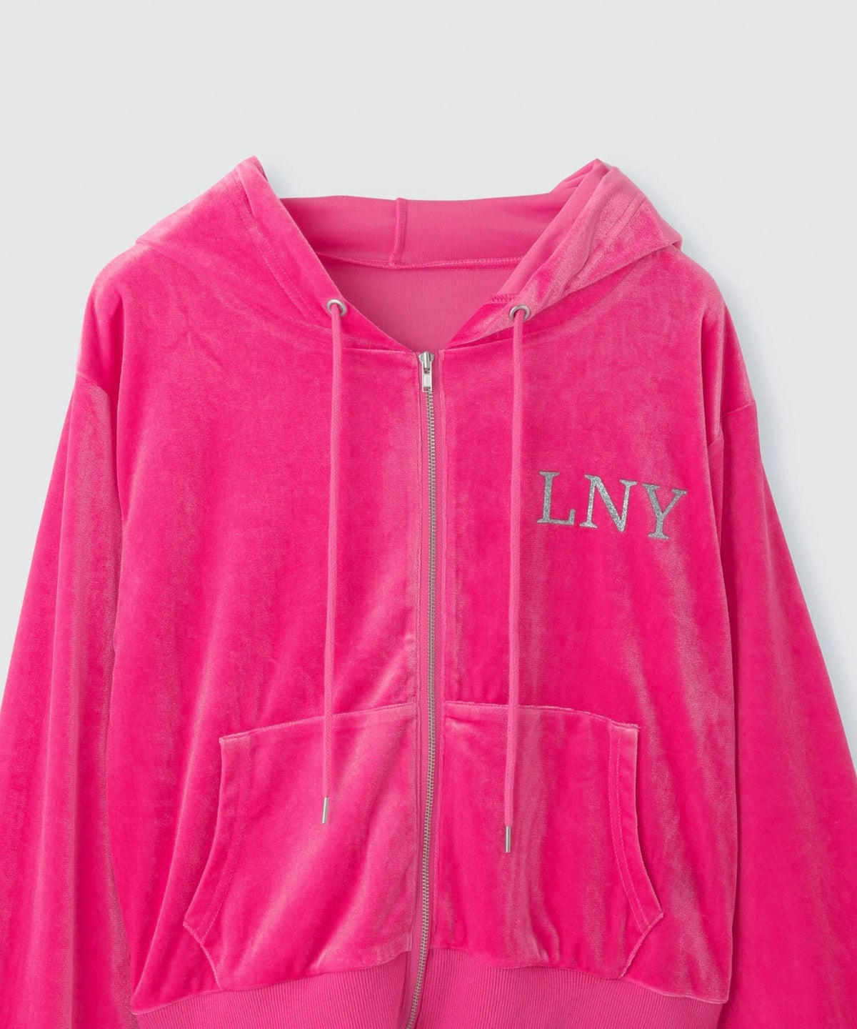 Little New York クロップド丈ベロアジップフーディー ロゴ刺しゅう レディース